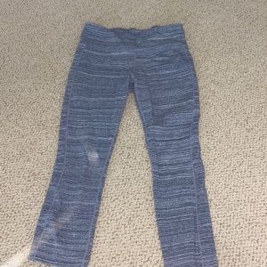 GAP fit heathered gray cropped leggings